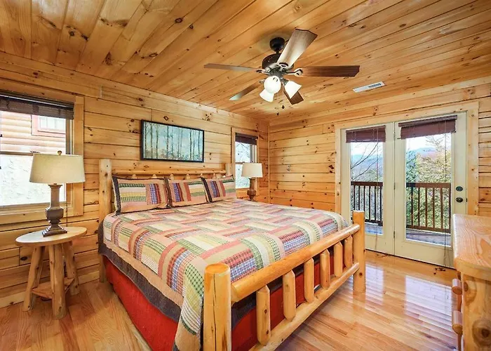 Spacious Smokies Cabin - Hot Tub With Mountain Views