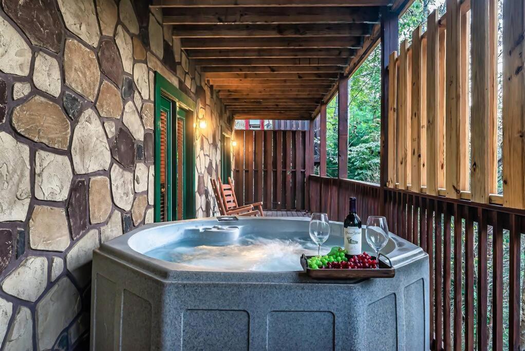 Spacious Smokies - Hot Tub With Mountain Views *
