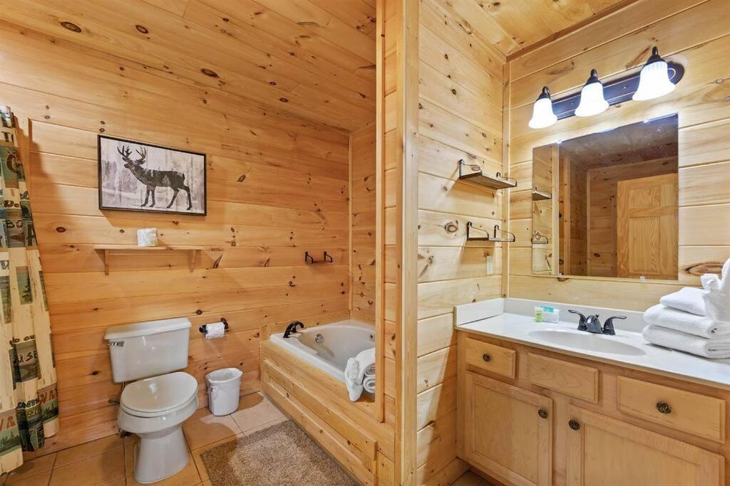 Spacious Smokies - Hot Tub With Mountain Views Gatlinburg