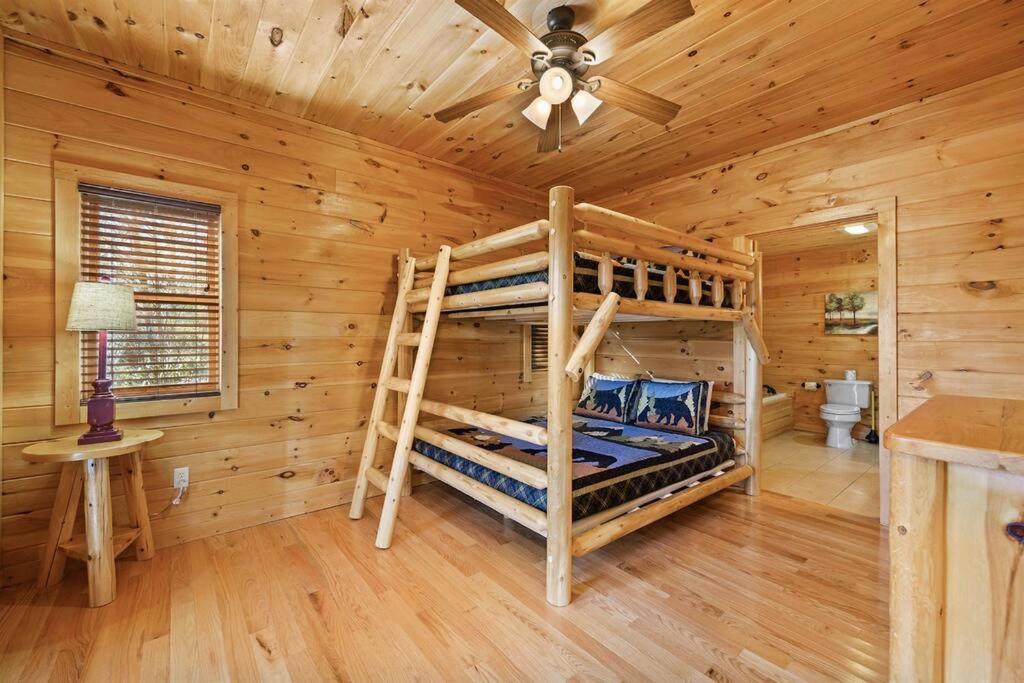 Spacious Smokies - Hot Tub With Mountain Views Hébergement de vacances *