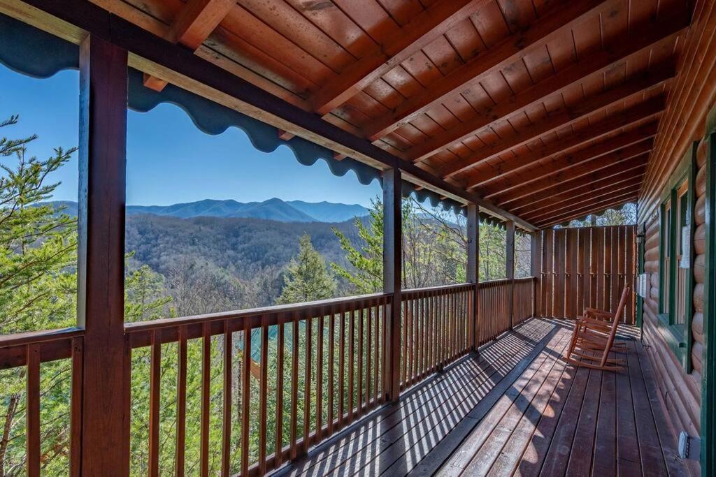 Hébergement de vacances Spacious Smokies - Hot Tub With Mountain Views *