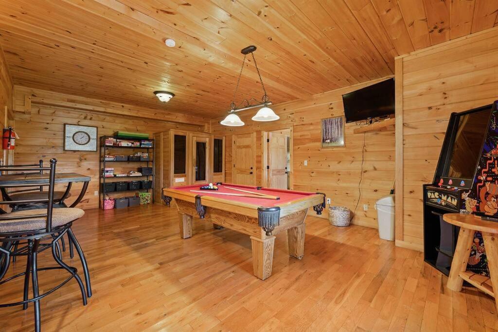 Spacious Smokies - Hot Tub With Mountain Views *