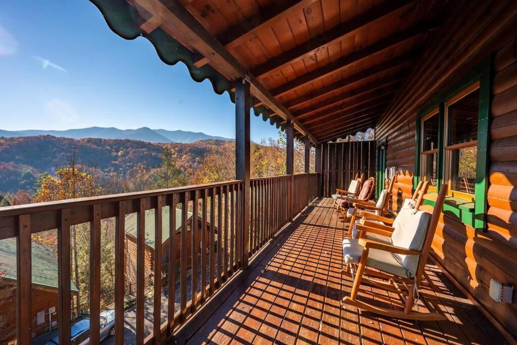 Spacious Smokies - Hot Tub With Mountain Views Hébergement de vacances