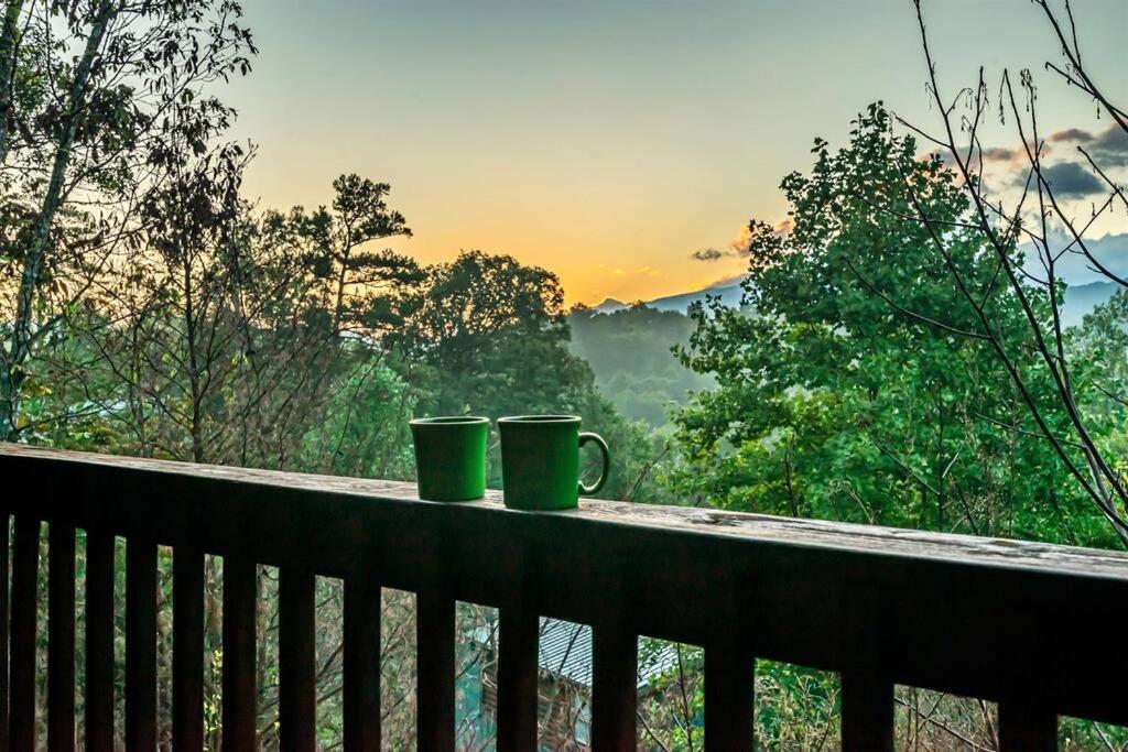 Spacious Smokies - Hot Tub With Mountain Views