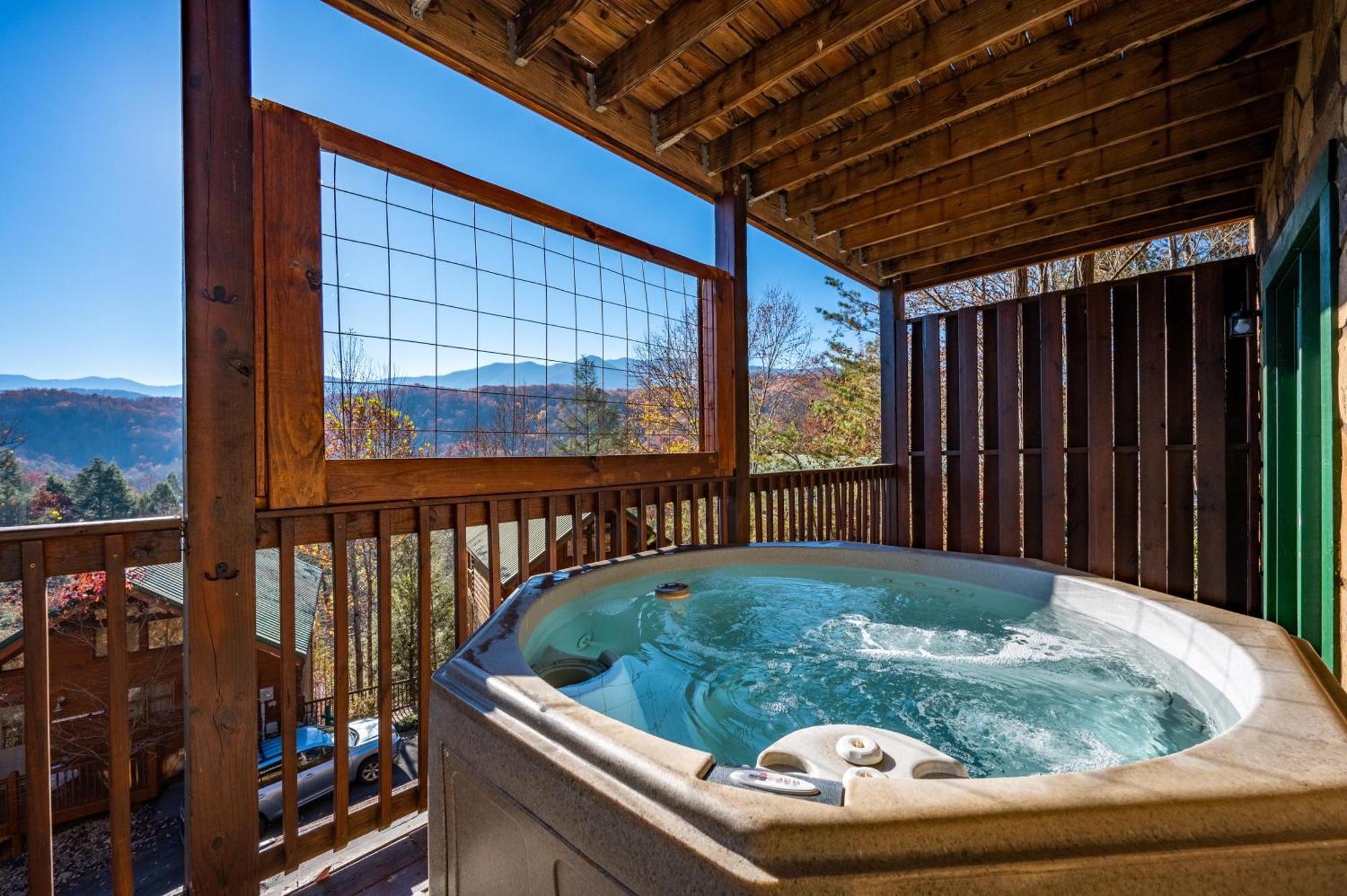 Spacious Smokies - Hot Tub With Mountain Views Hébergement de vacances
